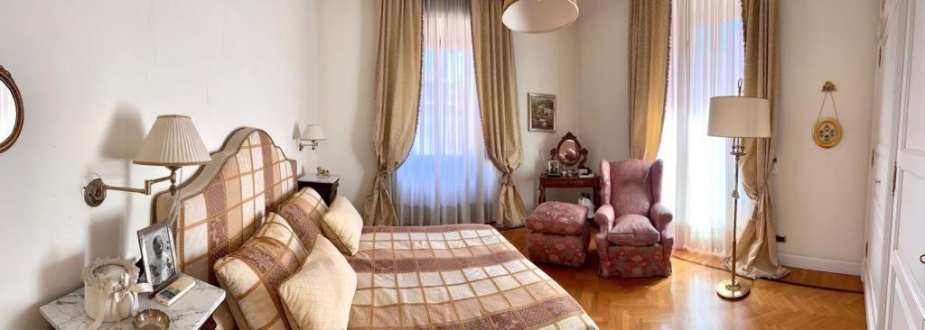 Roman Holidays Boutique Luaran gambar
