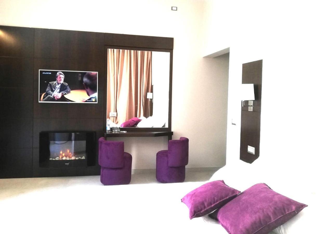 Roman Holidays Boutique Luaran gambar