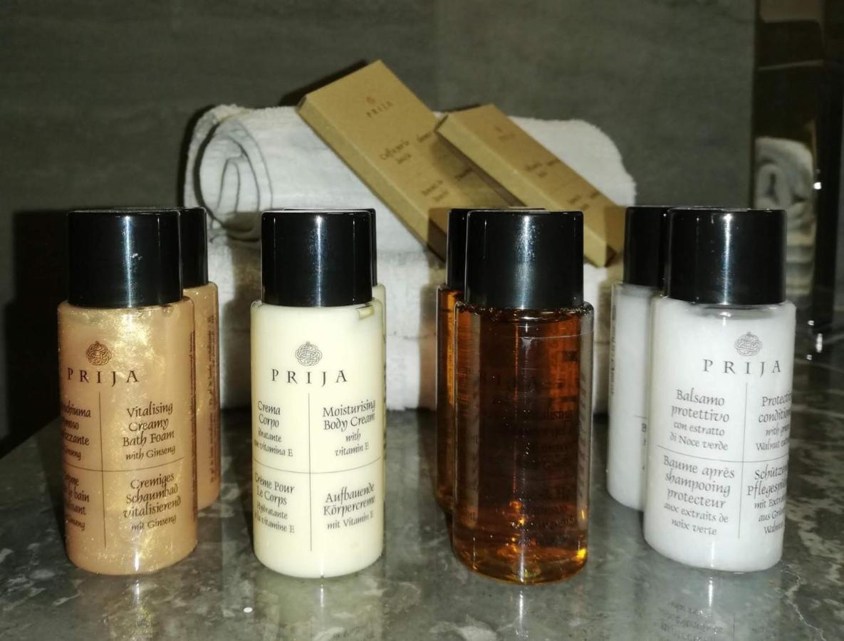 Roman Holidays Boutique Luaran gambar
