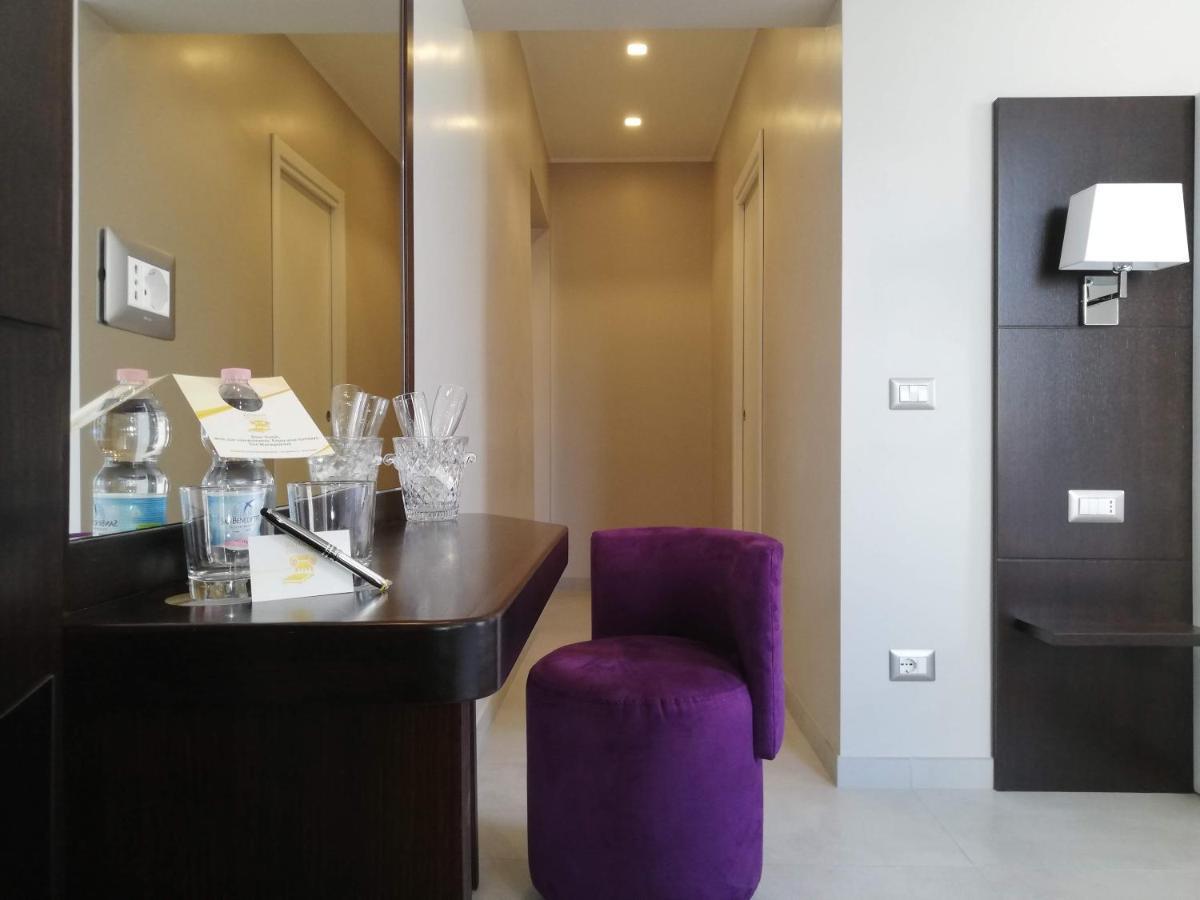 Roman Holidays Boutique Luaran gambar